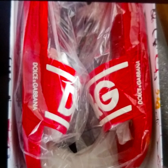 Slides - Picture 5 of 5